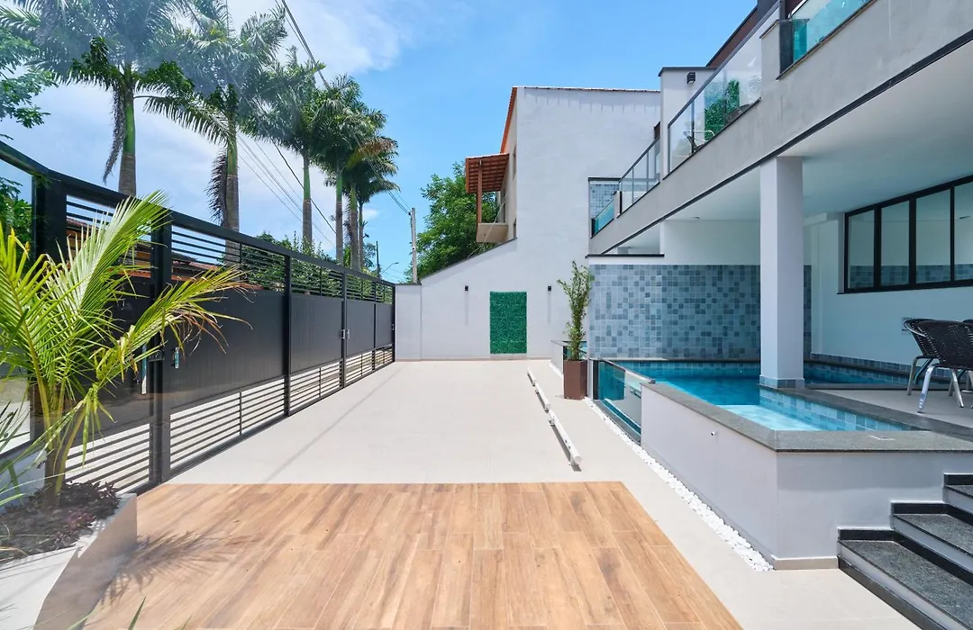 Villa da Serra 2 - Casa com piscinas privativas vidro-1