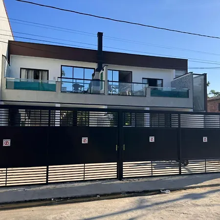 Villa da Serra 2 - Casa com piscinas privativas vidro-2